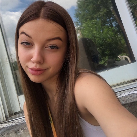 Meet your Posher, Madi - Picture 3 of 3